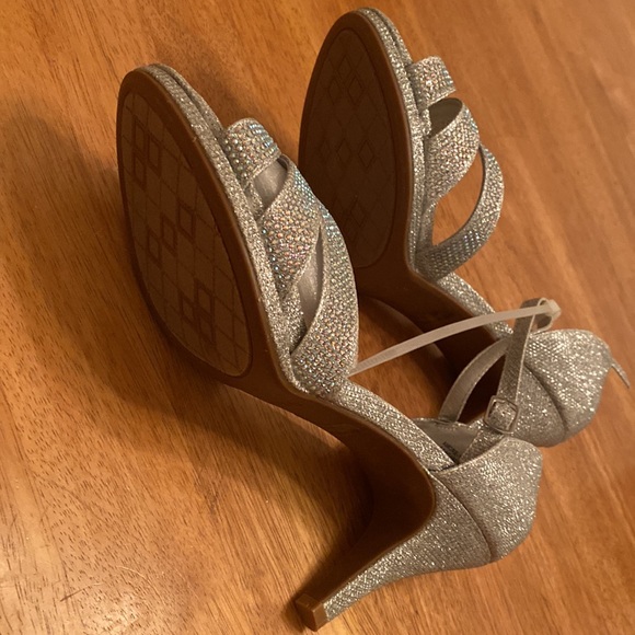 Dream Pairs silver sparkly geeked sandals ankle straps NEW sz 11 very pretty - Picture 6 of 12